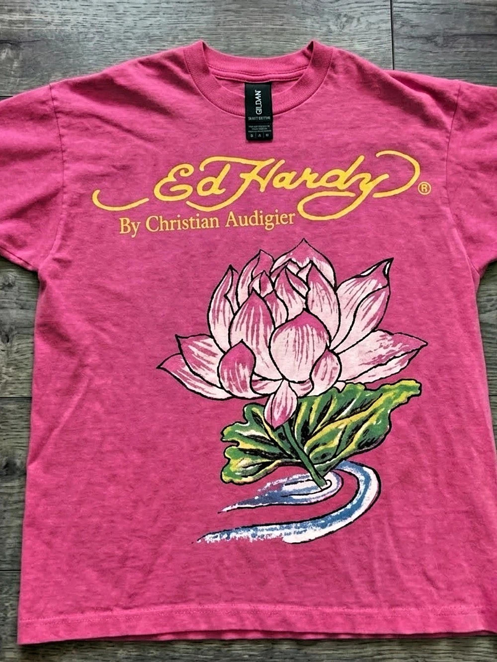 Pink GILDAN Ed Hardy with lotus Graphic Tee